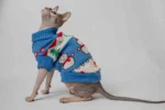 Klasický svetr s rolákem pro kočky sphynx – Sněhulák